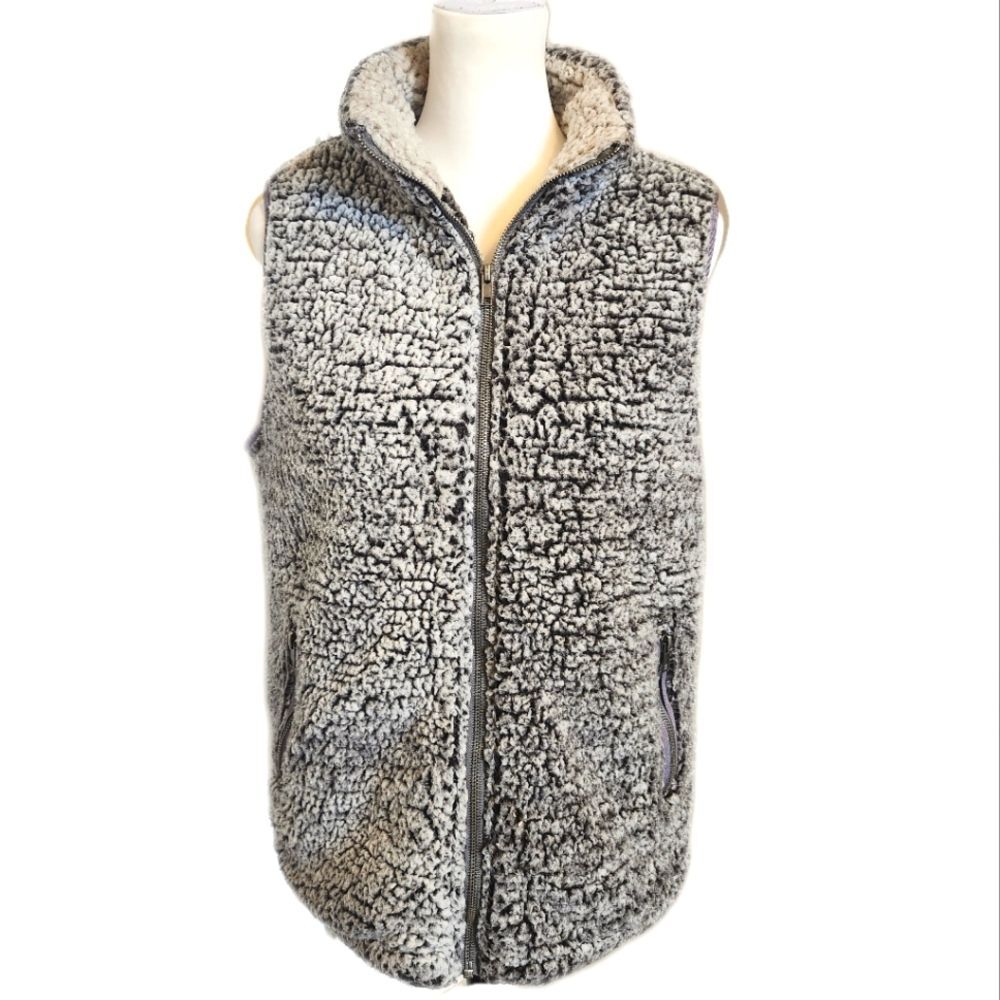 Thread & Supply faux sherpa full zip vest, gray, zip pockets, M